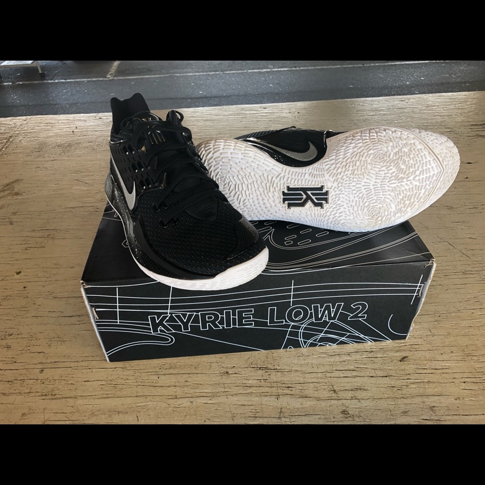 Nike Kyrie 2 Low